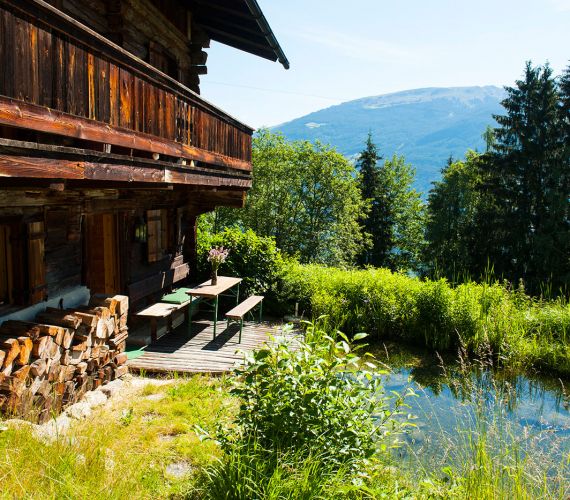 huette-mit-see.jpg